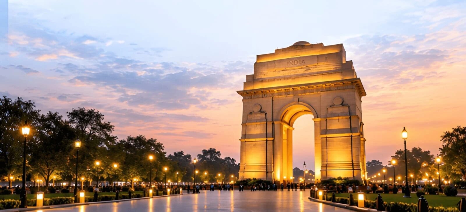 India Gate, New Delhi, at dusk